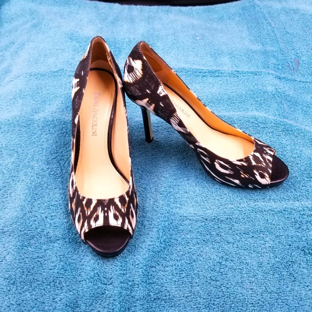 Enzo Angiolini Women's Black/White Animal Print Fabric Peep Toe Heels Size 6